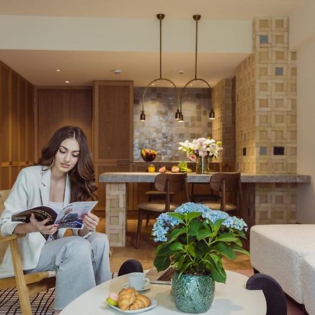Aparthotel クラヨーヴァ エクステリア 写真