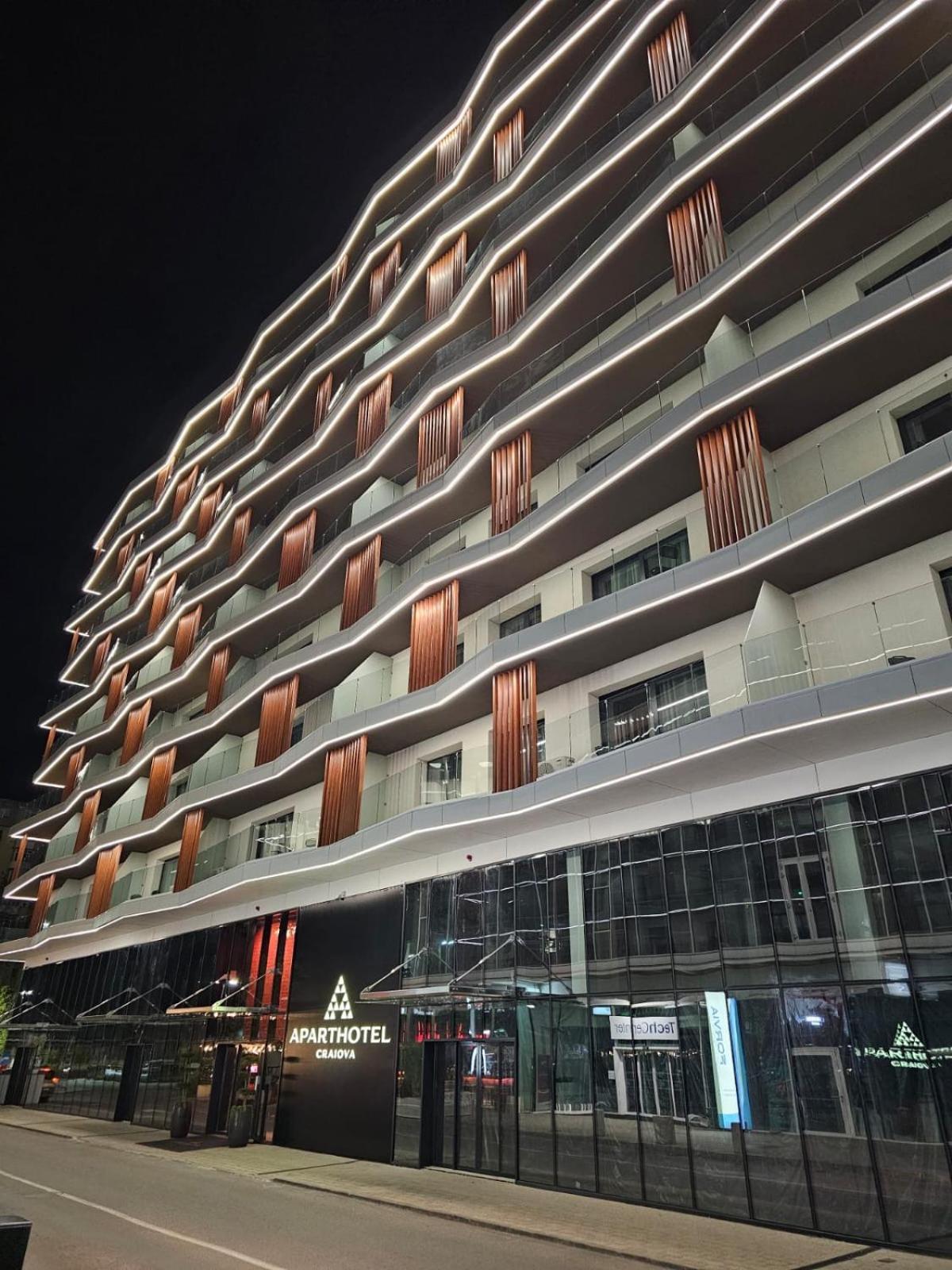 Aparthotel クラヨーヴァ エクステリア 写真