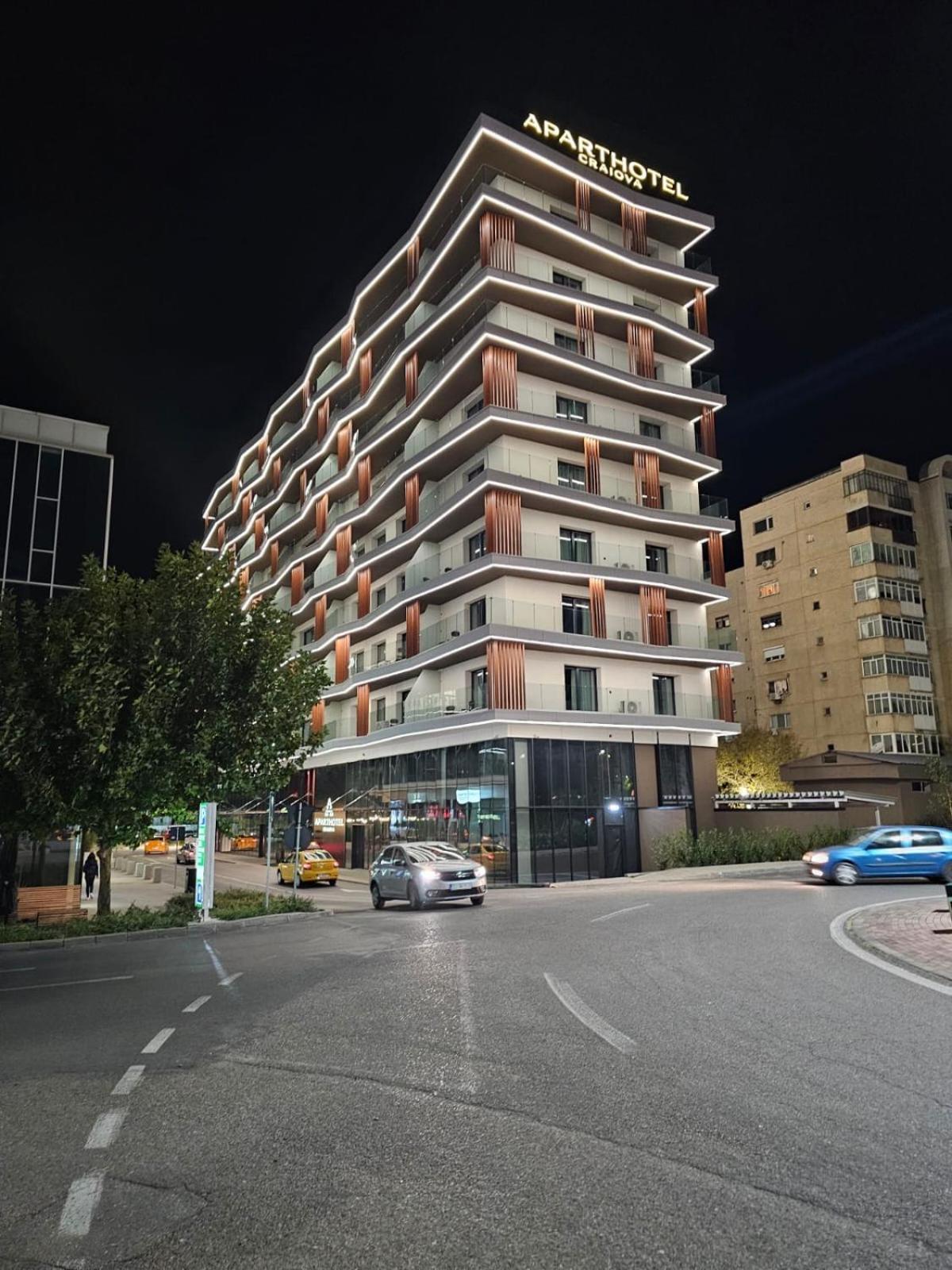 Aparthotel クラヨーヴァ エクステリア 写真
