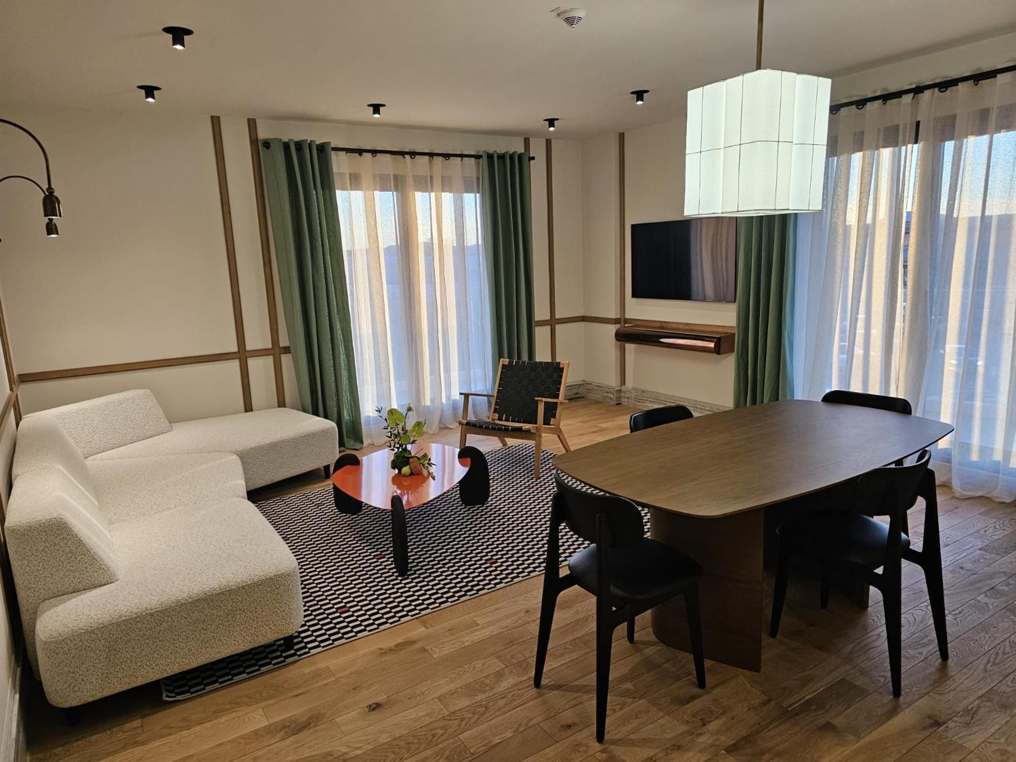 Aparthotel クラヨーヴァ エクステリア 写真